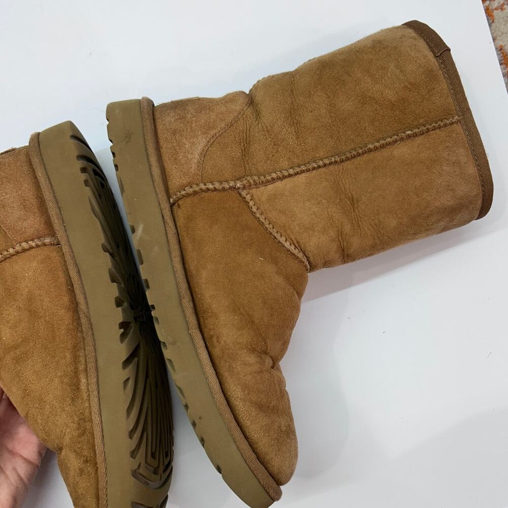 UGG Classic Short II Boot in Chestnut 7 Style 1016223 - Picture 6 of 9